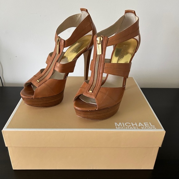 8.5 Michael Kors Heels - Picture 2 of 5
